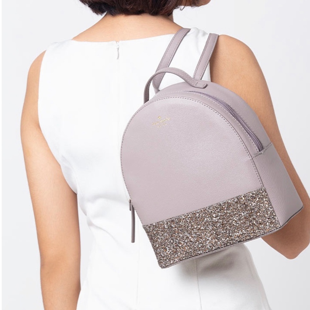 Kate Spade New York
GRETA COURT SAMMI GLITTER BACKPACK